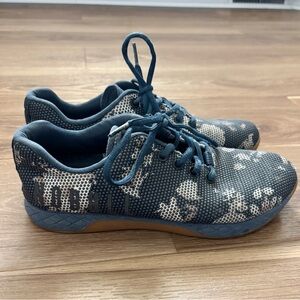 NOBULL Dark Floral Gum Trainers Unisex Women’s 8.5/ Mens 6.5 Shoes